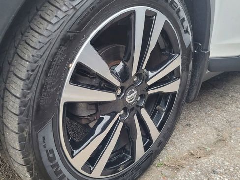 Used 2020 Nissan Kicks SR w/ SR Premium Package image 24