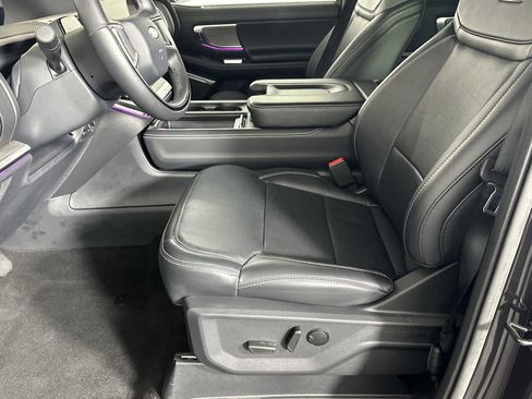 Used 2025 Ford Expedition Max Platinum w/ Driver's Package image 7