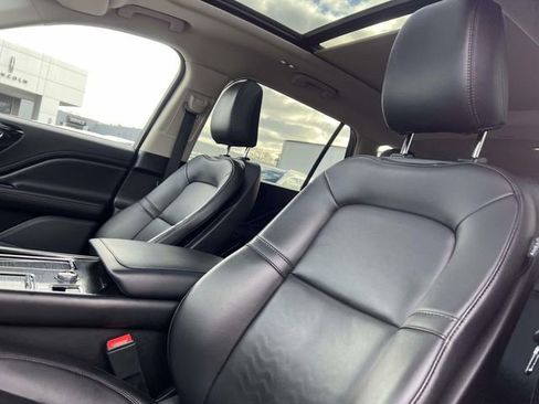 Certified 2023 Lincoln Aviator AWD w/ Premium Package image 12