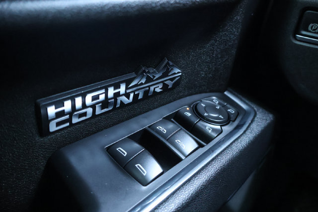 Used 2025 Chevrolet Silverado 1500 High Country w/ High Country Premium Package AWD/4WD image 17