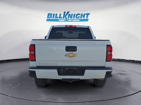 Used 2017 Chevrolet Silverado 1500 Custom w/ Custom Convenience Package RWD image 4