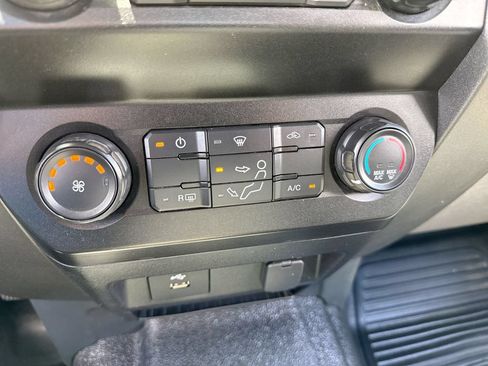 Used 2022 Ford F250 XL w/ Power Equipment Group AWD/4WD image 18