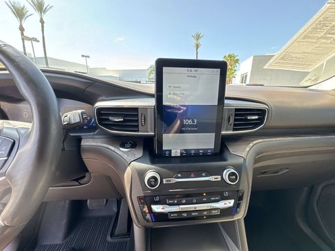 Used 2020 Ford Explorer Platinum w/ Premium Technology Package AWD/4WD image 13
