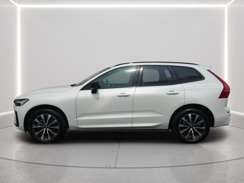 Used 2024 Volvo XC60 B5 Plus AWD/4WD image 2