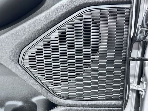 Used 2024 Jeep Grand Cherokee Altitude image 6