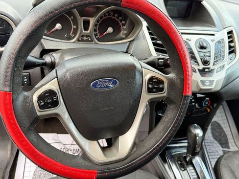 Used 2013 Ford Fiesta SE image 12