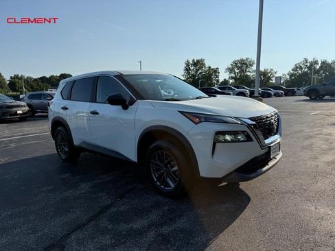 Used 2023 Nissan Rogue S AWD/4WD image 11