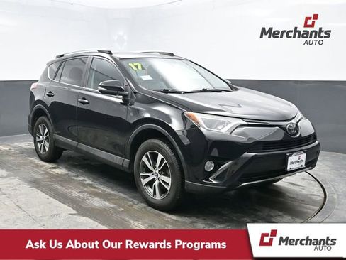 Used 2017 Toyota RAV4 XLE image 1