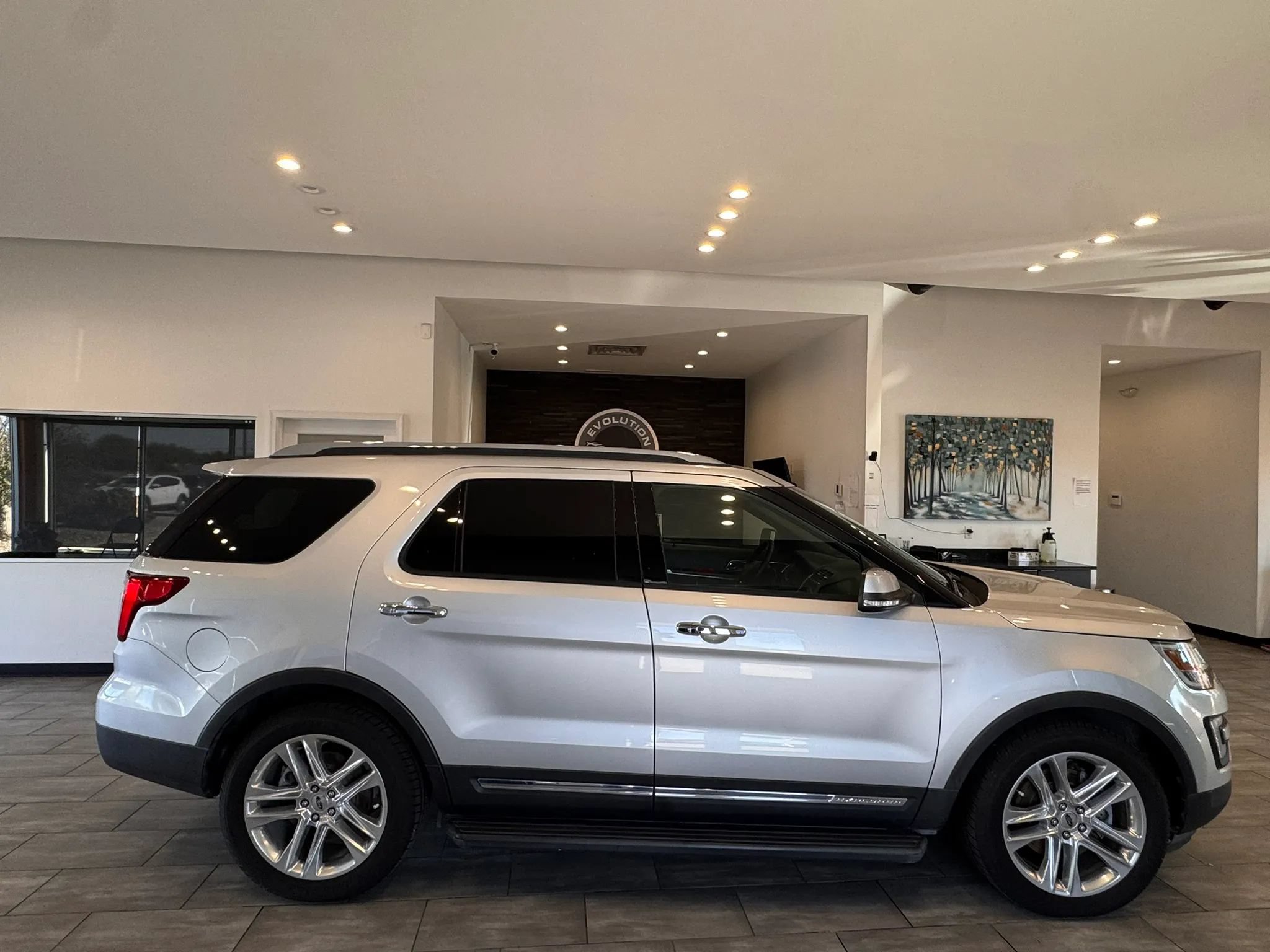 Used 2017 Ford Explorer Limited FWD image 17