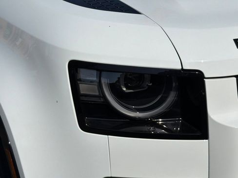 New 2026 Land Rover Defender 110 X-Dynamic SE AWD/4WD image 11