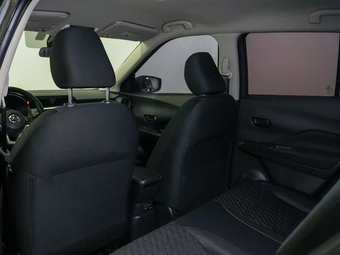 Used 2021 Nissan Kicks S FWD image 18