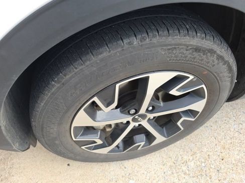 Used 2023 Kia Sportage EX FWD image 3