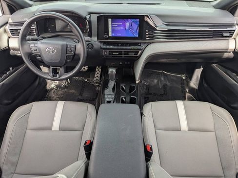 Used 2025 Toyota Camry SE AWD/4WD image 12