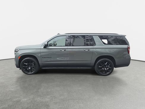 Used 2024 Chevrolet Suburban RST w/ Luxury Package image 8