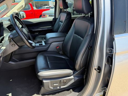 Used 2024 Ford Expedition XLT RWD image 35