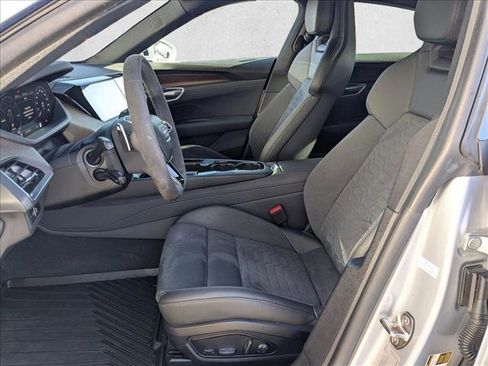 Used 2022 Audi e-tron GT Premium Plus image 17
