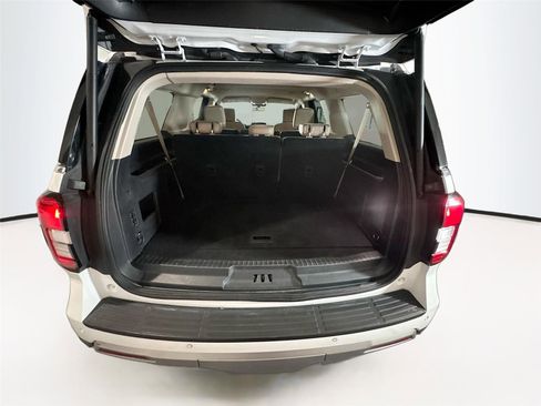 Used 2023 Ford Expedition Max XLT image 20