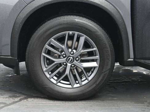 Used 2024 Nissan Rogue S AWD/4WD image 26