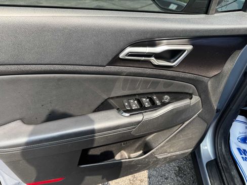 Used 2023 Kia Sportage EX FWD image 18