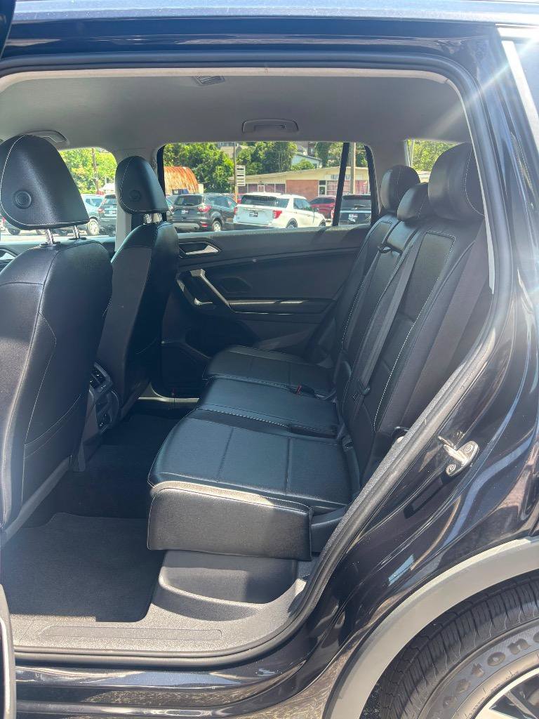 Used 2021 Volkswagen Tiguan SE AWD/4WD image 25