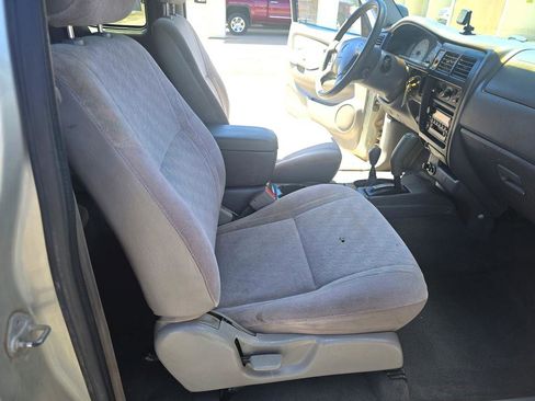Used 2001 Toyota Tacoma w/ SR5 Package AWD/4WD image 10