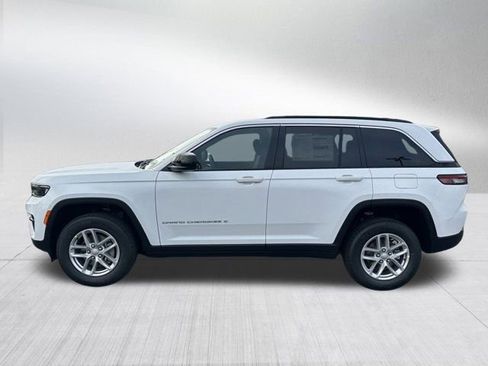 New 2025 Jeep Grand Cherokee Laredo image 8