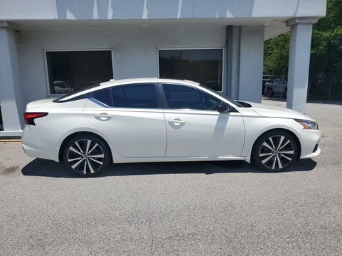 Used 2020 Nissan Altima 2.5 SR w/ Premium Package FWD image 7