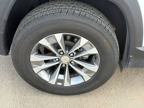 Used 2025 Chevrolet Equinox LT FWD image 17