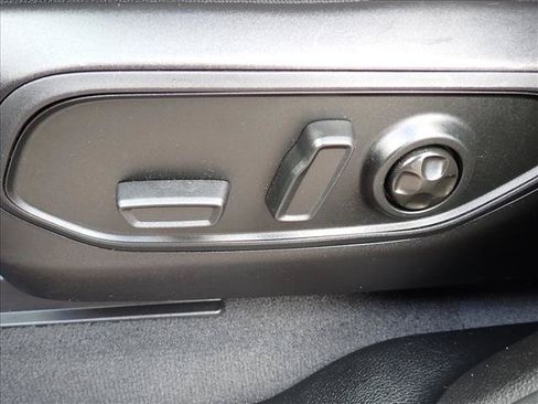 Used 2023 Jeep Grand Cherokee 4WD 4xe image 14