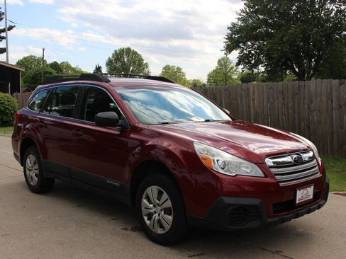 Used 2014 Subaru Outback 2.5i AWD/4WD image 2