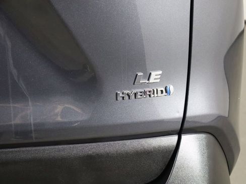 Used 2020 Toyota RAV4 LE w/ All Weather Liner Package AWD/4WD image 38