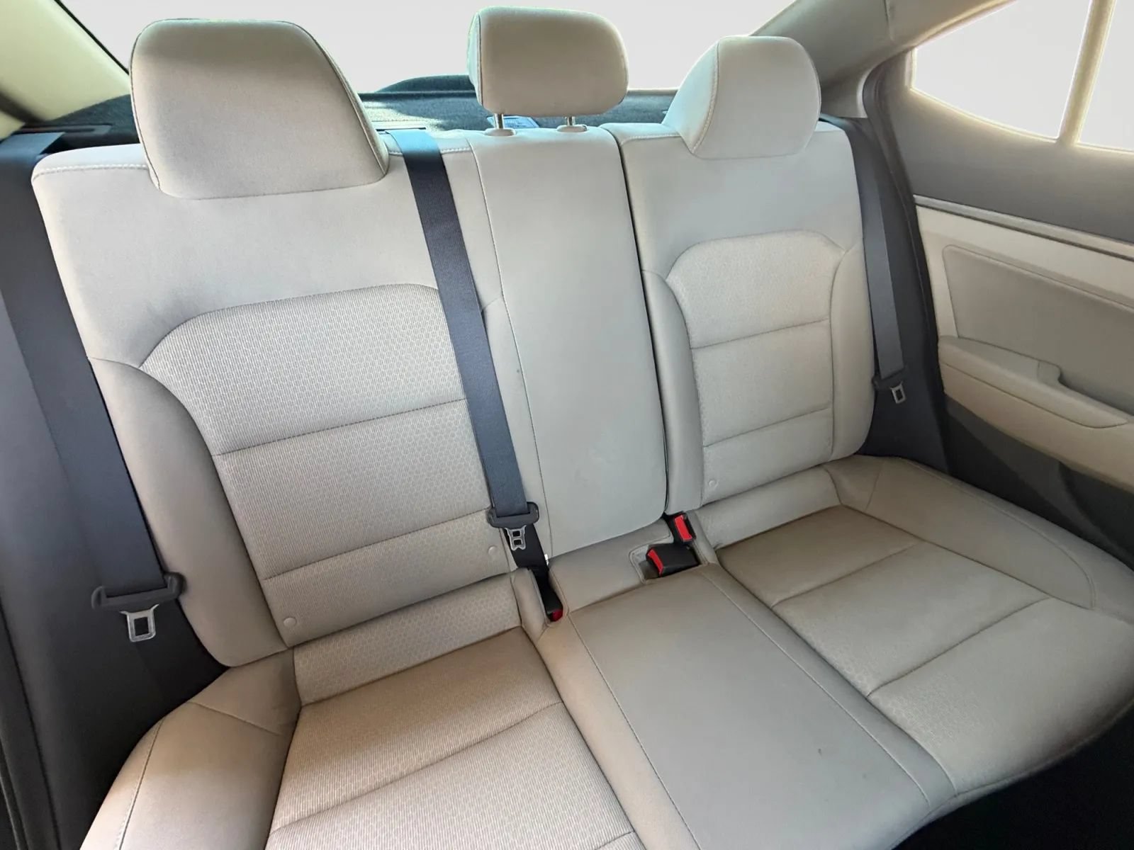 Used 2017 Hyundai Elantra SE FWD image 18
