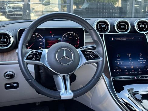 Used 2024 Mercedes-Benz GLC 300 image 36