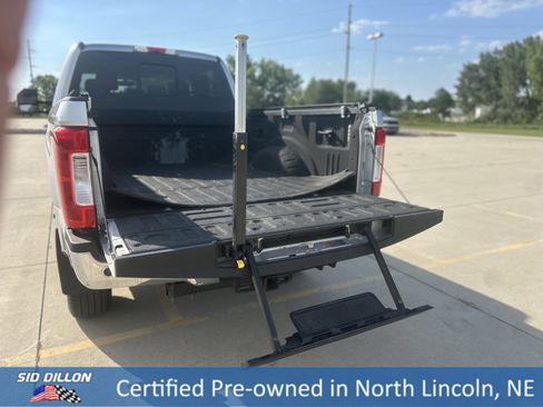 Used 2019 Ford F250 Lariat w/ Chrome Package image 12
