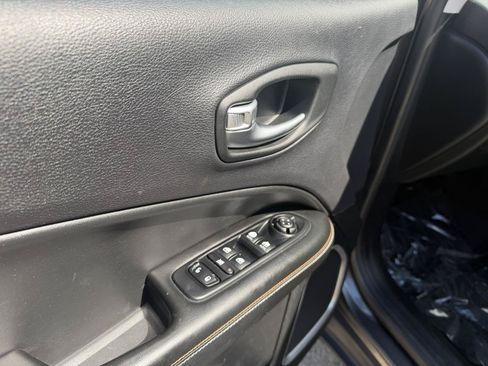 Used 2018 Jeep Compass Sport w/ Tech Group AWD/4WD image 10