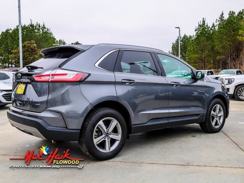 Used 2022 Ford Edge SEL w/ Convenience Package image 9