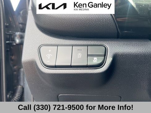 Certified 2024 Kia Seltos S image 30