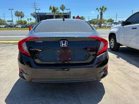 Used 2018 Honda Civic EX image 10