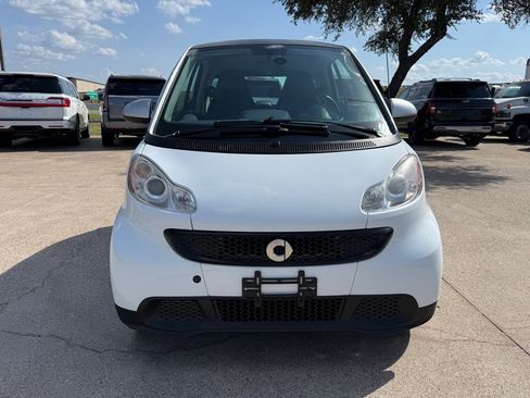 Used 2015 smart fortwo pure RWD image 2