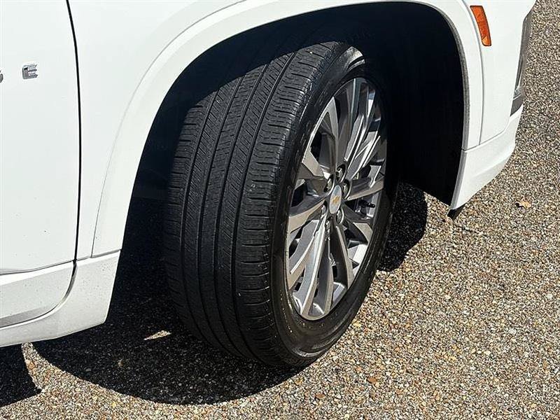 Used 2023 Chevrolet Traverse Premier FWD image 56