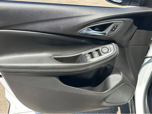 Used 2025 Buick Encore GX Preferred FWD image 8