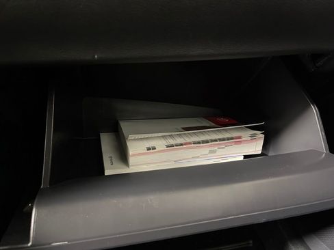 Used 2025 Toyota Corolla Cross LE image 25