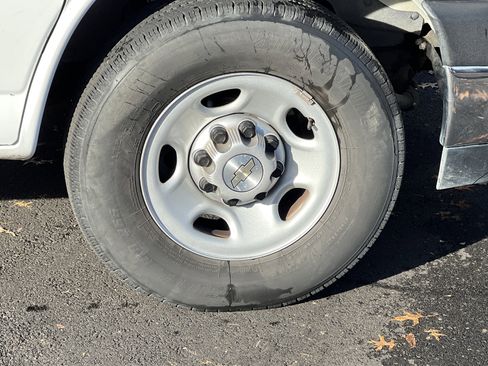 Used 2021 Chevrolet Express 3500 w/ Power Convenience Package image 13