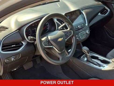 Used 2024 Chevrolet Malibu LT FWD image 2