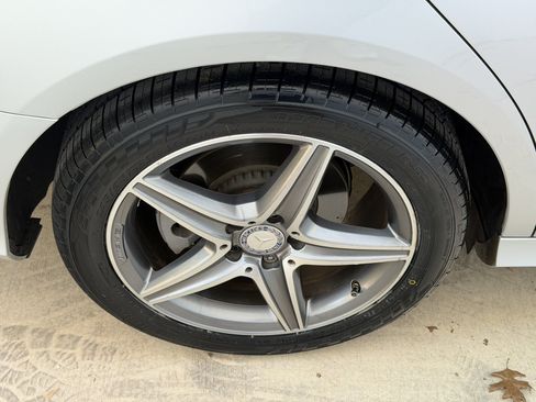 Used 2017 Mercedes-Benz E 300 4MATIC image 15