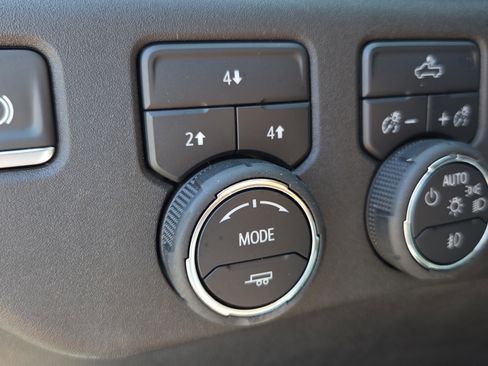 Used 2025 Chevrolet Silverado 2500 LT AWD/4WD image 26