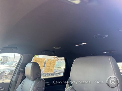 Used 2024 Buick Enclave Premium AWD/4WD image 24