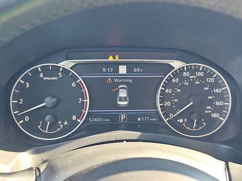 Used 2020 Nissan Altima 2.0 Platinum FWD image 2