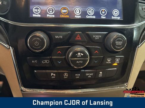 Used 2020 Jeep Grand Cherokee Limited w/ Luxury Group II image 29