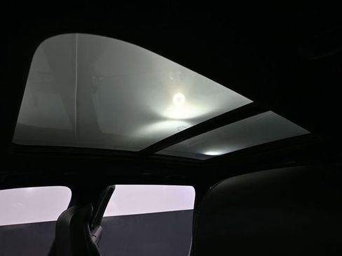 Used 2022 Jeep Grand Cherokee L Overland w/ Advanced Protech Group III image 29